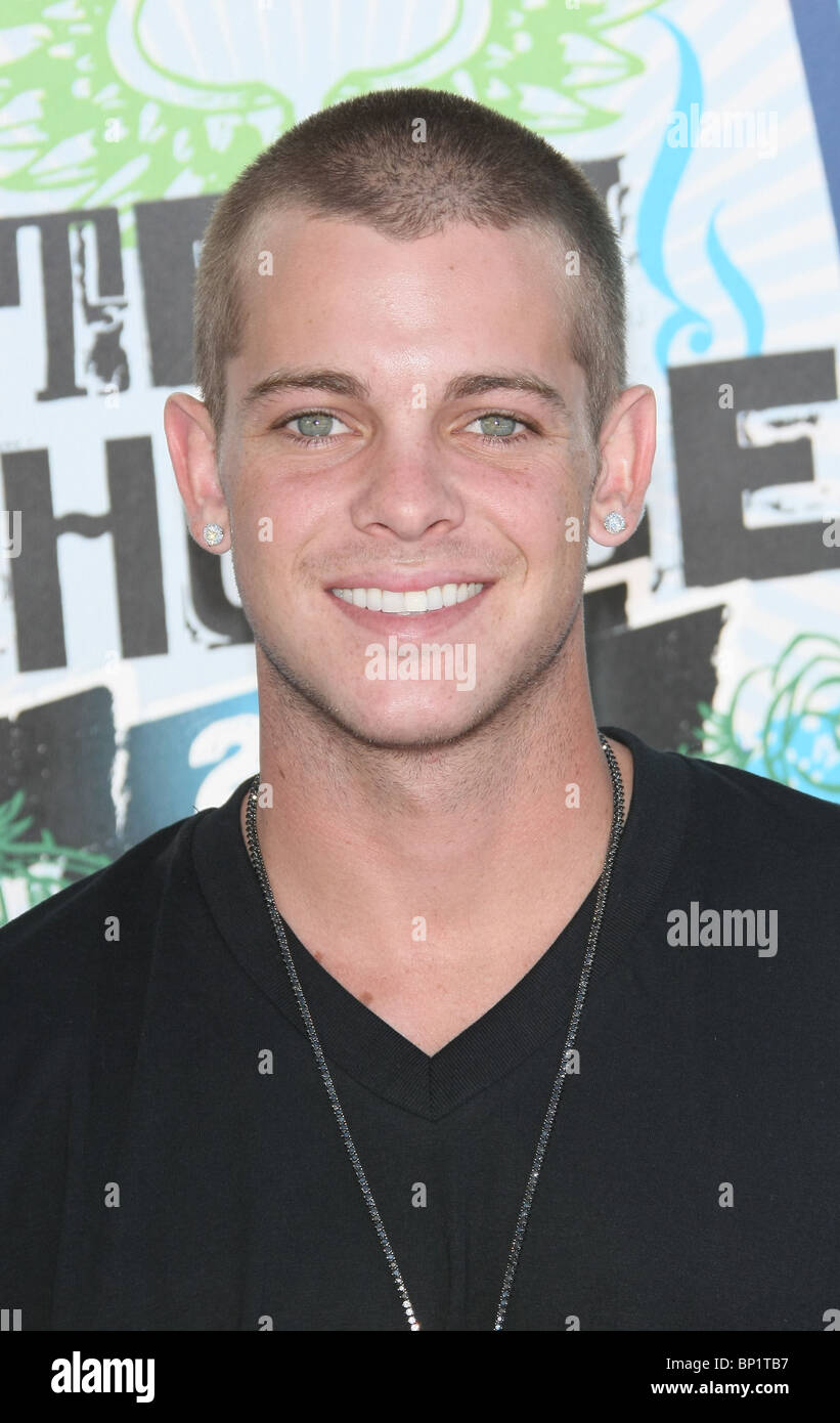 RYAN SHECKLER TEEN CHOICE 2010 ARRIVALS LOS ANGELES CALIFORNIA USA 08