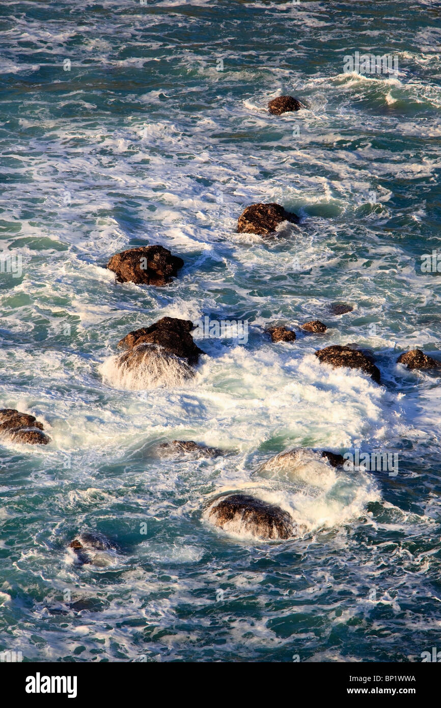 Ocean water splashing on hi-res stock photography and images - Alamy