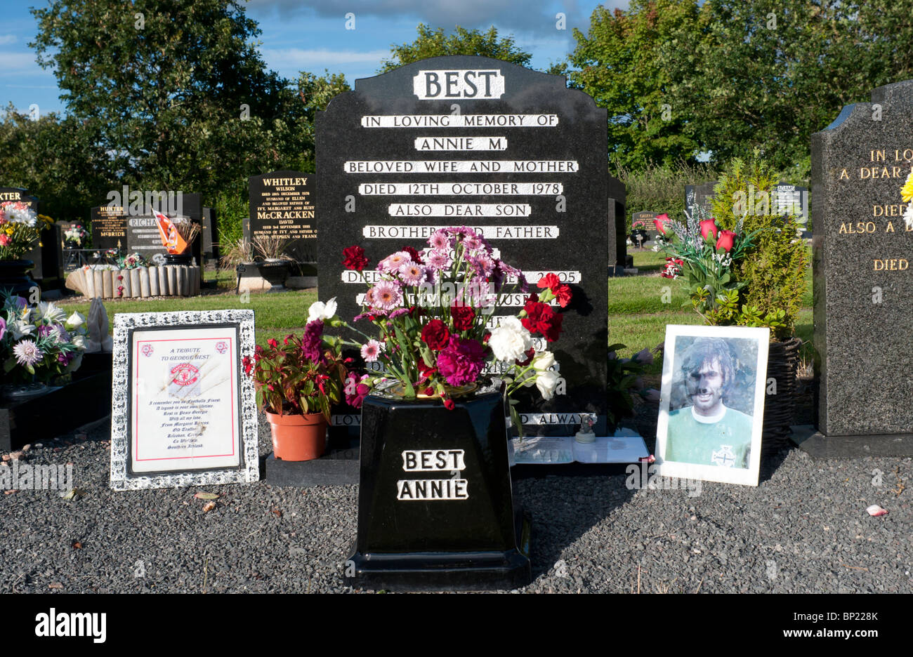 Grave Of Football Legend George Best Stock Photo Alamy