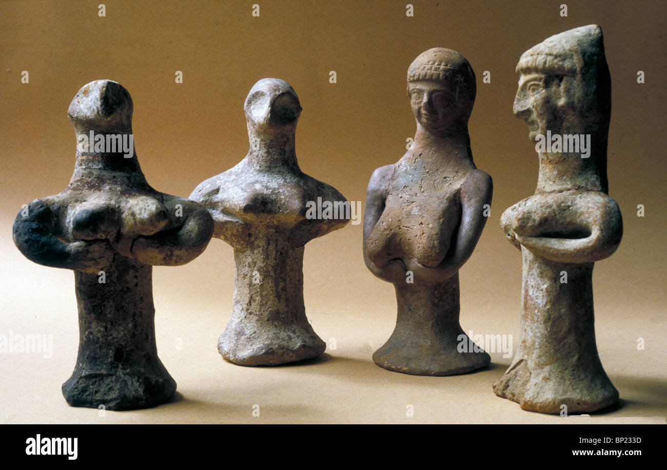 ASHERAH (ASHTORETH) - CNAANITE GODDESS OF FERTILITY THE CONSORT OF THE PRINCIPAL GOD EL OR BIBLICAL BAAL. THE CLAY FIGURINES Stock Photo