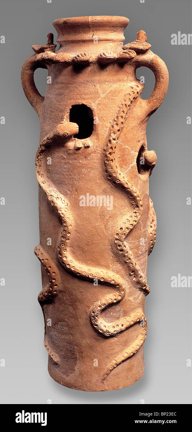 BETH SHEAN - INCENSE BURNER ADORNED WITH SNAKES,  ISRAELITE PERIOD, CA. 10-9TH. C. BC Stock Photo