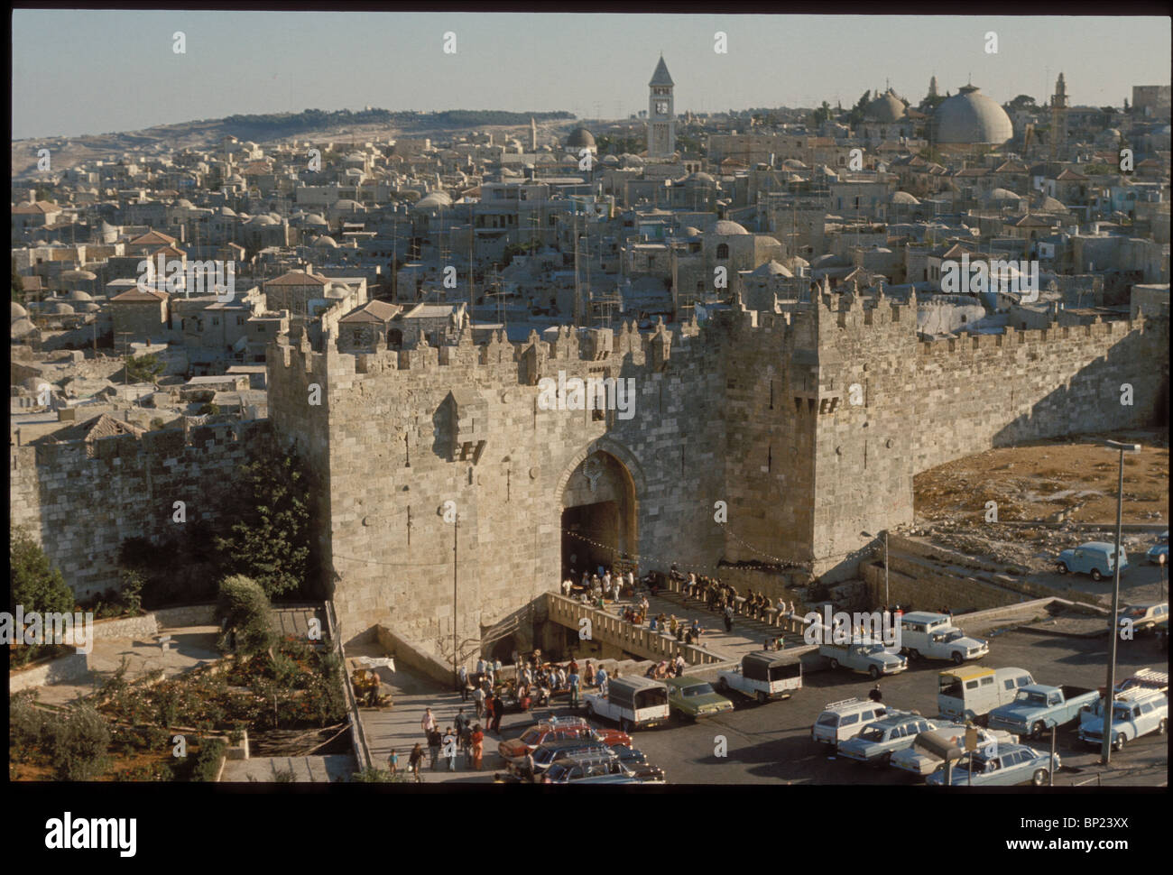 JERUSALEM THE DAMASKUS GATE BUILT BY THE OTTOMAN SULTAN SULEIMAN THE