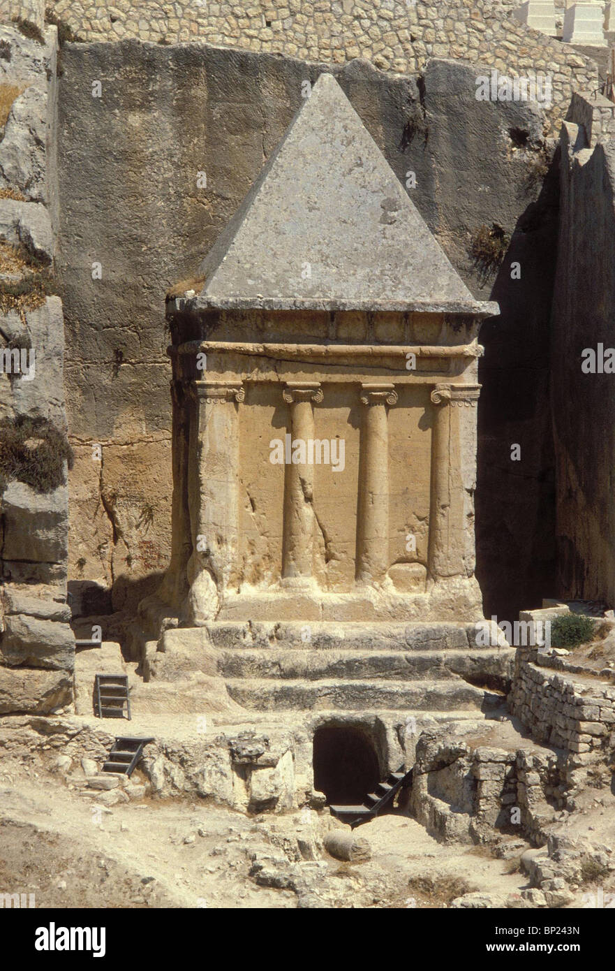 ROCK-HEWEN STRUCTURE IN THE KIDRON VALLEY EAST OF THE TEMPLE MOUNT BUILT IN THE FIRST C. BC. TRADITIONALY REGARDED AS THE TOMB Stock Photo