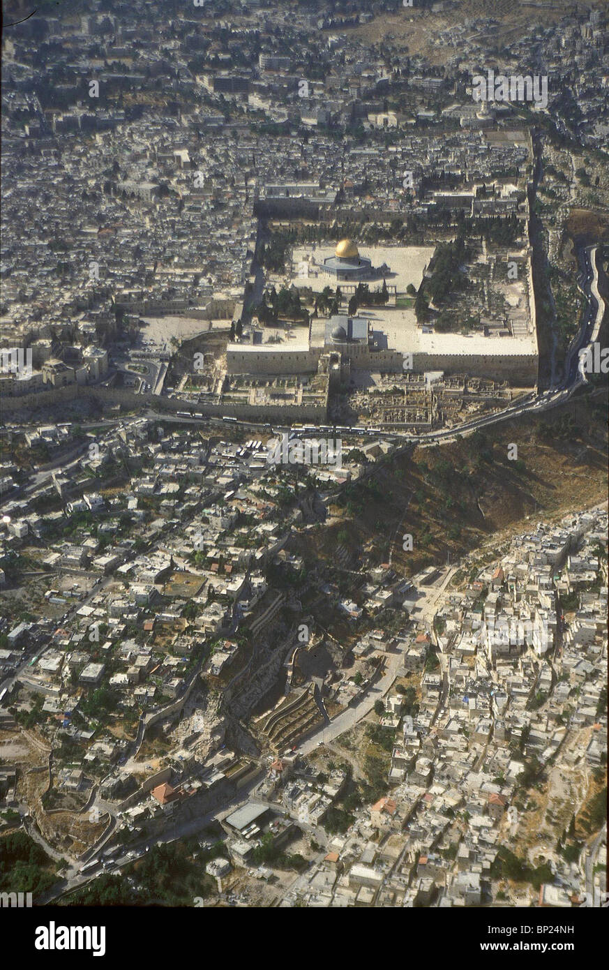 602. CITY OF DAVID - GENERAL VIEW FROM THE SOUTH WITH THE OLD CITY OF JERUSALEM IN THE BACKGROUND Stock Photo