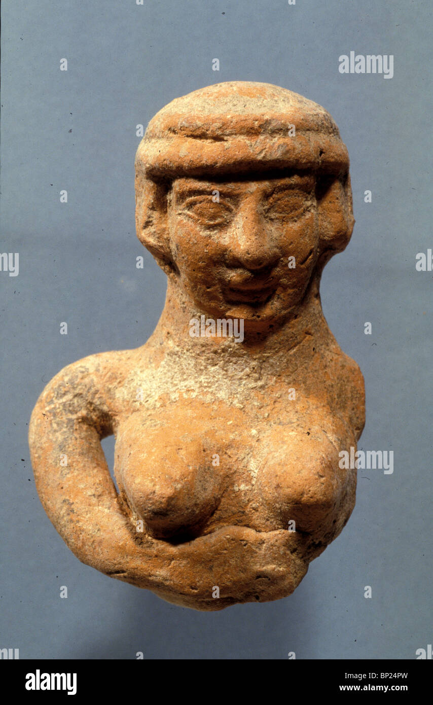 ASHERAH (ASHTORETH) - CNAANITE GODDESS OF FERTILITY THE CONSORT OF THE PRINCIPAL GOD EL OR BIBLICAL BAAL. THE CLAY FIGURINES Stock Photo