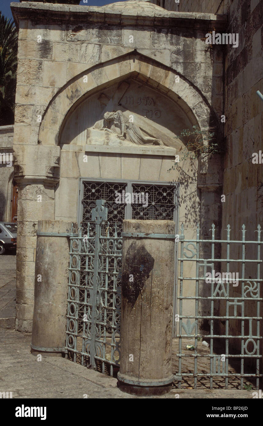 1125. VIA DOLOROSA, III. STATION, COMMEMORATES CHRIST'S FIRST FALL WHILE CARRYING THE CROSS Stock Photo