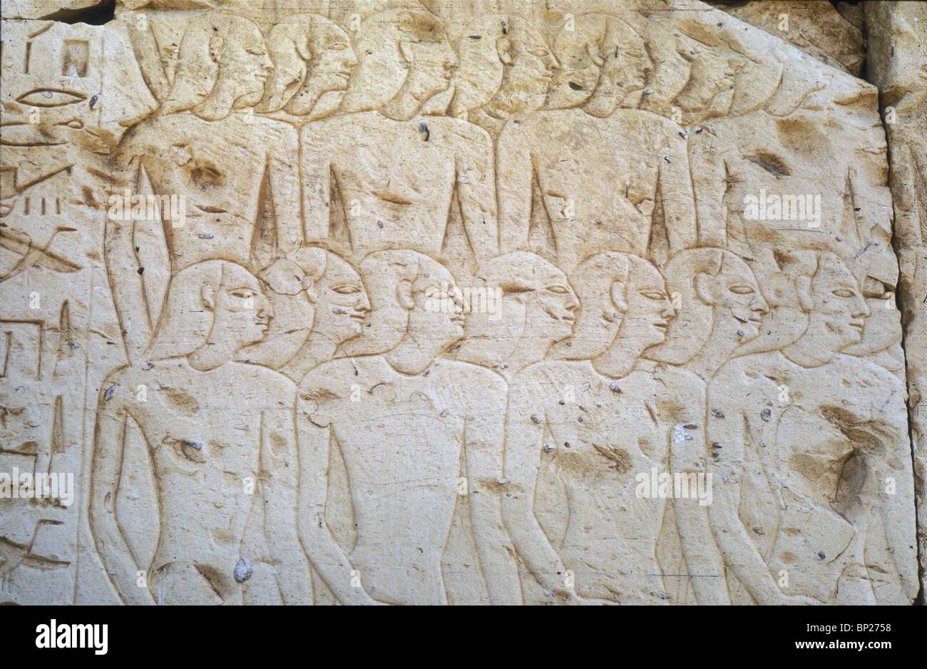 1476. HITTITE TYPES CARVED IN BAS-RELIEF IN ONE OF THE 13TH. C. BC. TOMBS IN ABIDOS (EGYPT) Stock Photo