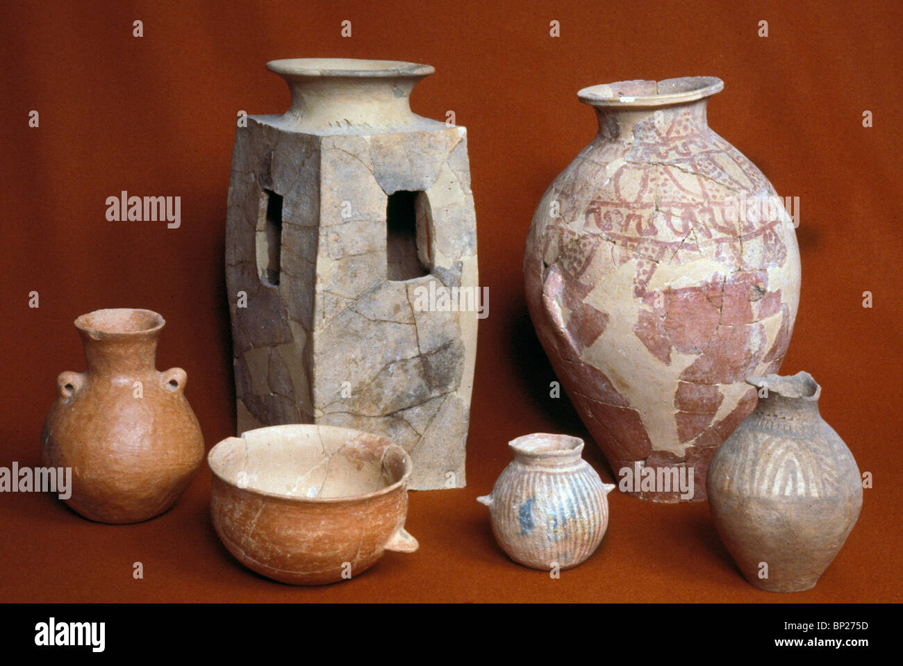 1479. CNAANITE POTTERY DATING FROM 18TH - 15TH. C. B.C. Stock Photo