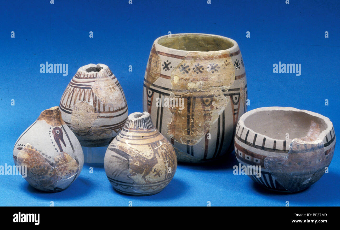 921. MIDIANITE POTTERY FOUND IN TIMNAH (SOUTHERN NEGEV) DATING FROM THE LATE BRONZE AGE Stock Photo