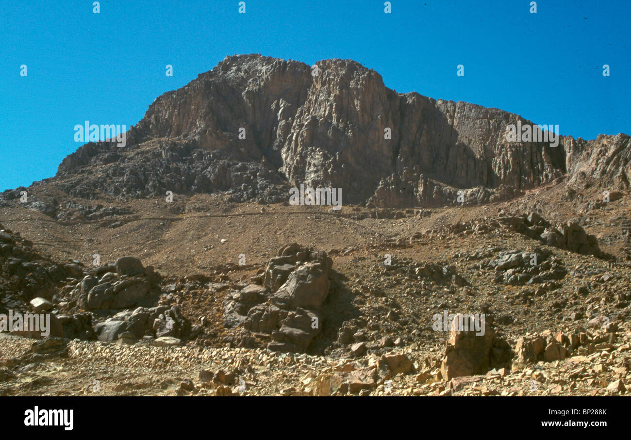 1947. MT. SINAI (MT. MOSES), IN CENTRAL SINAI '...the Lord spake with Moses in Mt. Sinai' NUM 3:1 Stock Photo