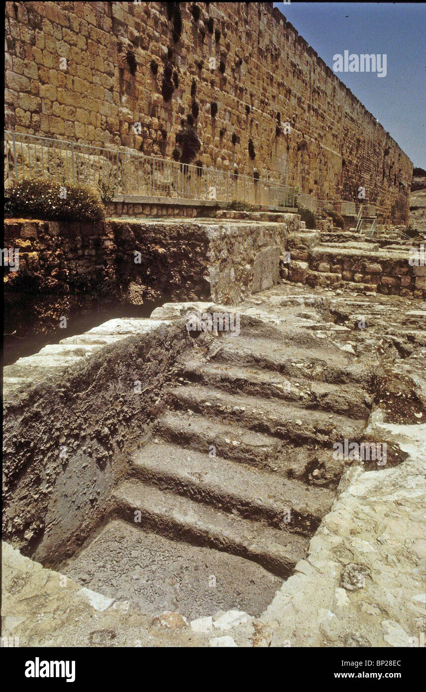 2119. 'MIKVEH', THE TRADITIONAL JEWISH PURIFICATION BATH EXCAVATED AT THE SECOND TEMPLE ARCHEOLOGICAL EXCAVATIONS IN JERUSALEM Stock Photo