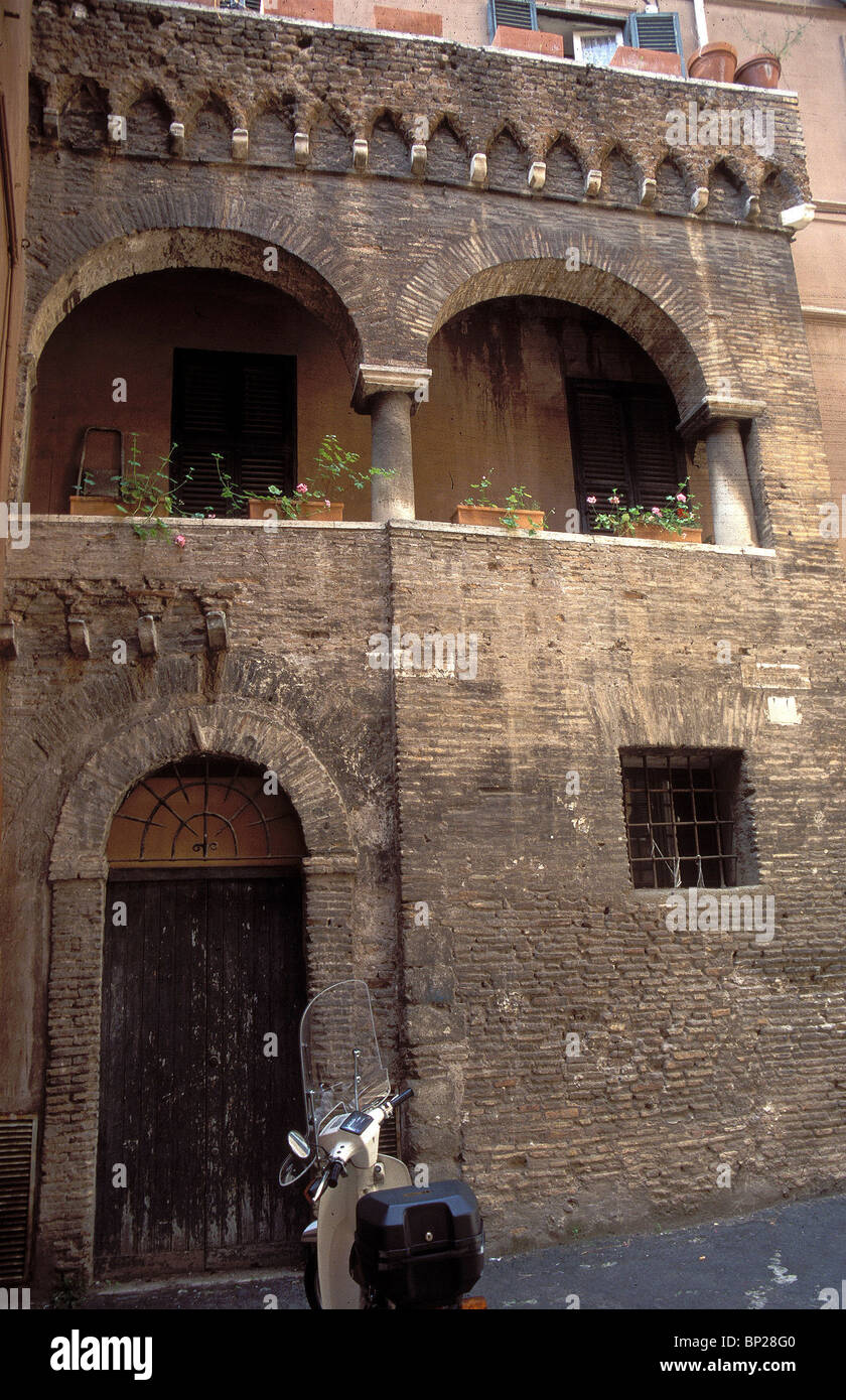 2156. ROMA, ONE OF THE OLDEST SYNAGOGUES IN THE JEWISH GHETTO Stock Photo