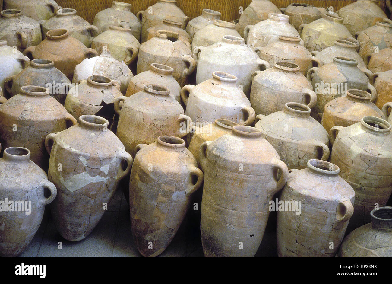 2248. PHILISTINE JARS FOR STORING WINE OR OIL FOUND ON TEL-QUASILLE Stock Photo