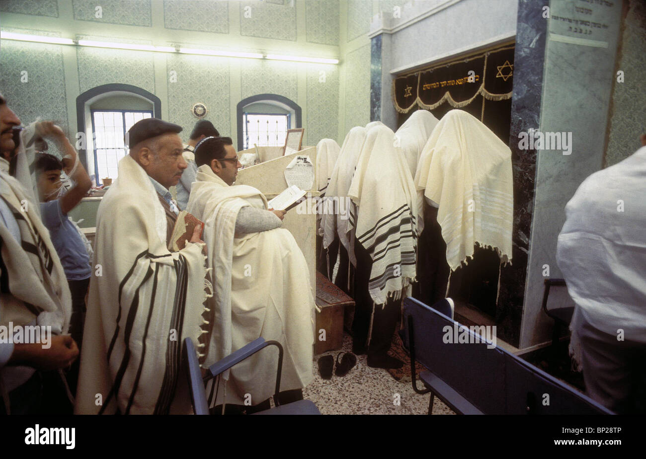 PRIESTLY BENEDICTION (BIRKAT KOHANIM NUM 6:24-26) PERFORMED IN A JERUSALEM SYNAGOGUE AT THE MORNING PRAYER. THE 'PRIESTLY Stock Photo