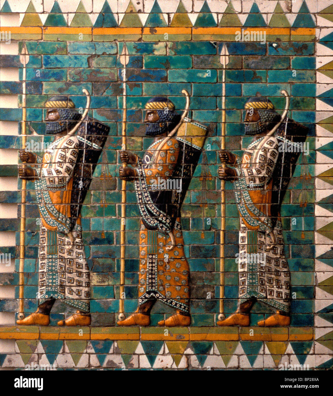 ELAMITE GUARD OF THE PERSIAN ARMY DEPICTED IN FULL SPLENDOR. GLAZED BRICK FROM THE ACHAEMENID PALACE IN SUSA - PERSIA 6TH.C. Stock Photo