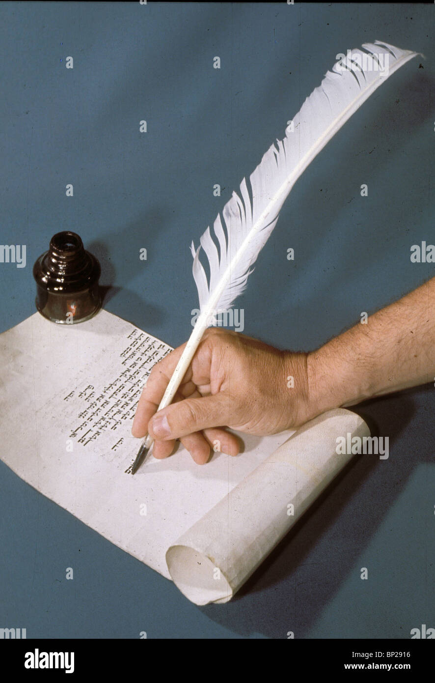 2480. A QUILL PEN AND INK USED IN WRITING HEBREW MANUSCRIPTS BY ESPECIALLY TRAINED SCRIBES Stock Photo