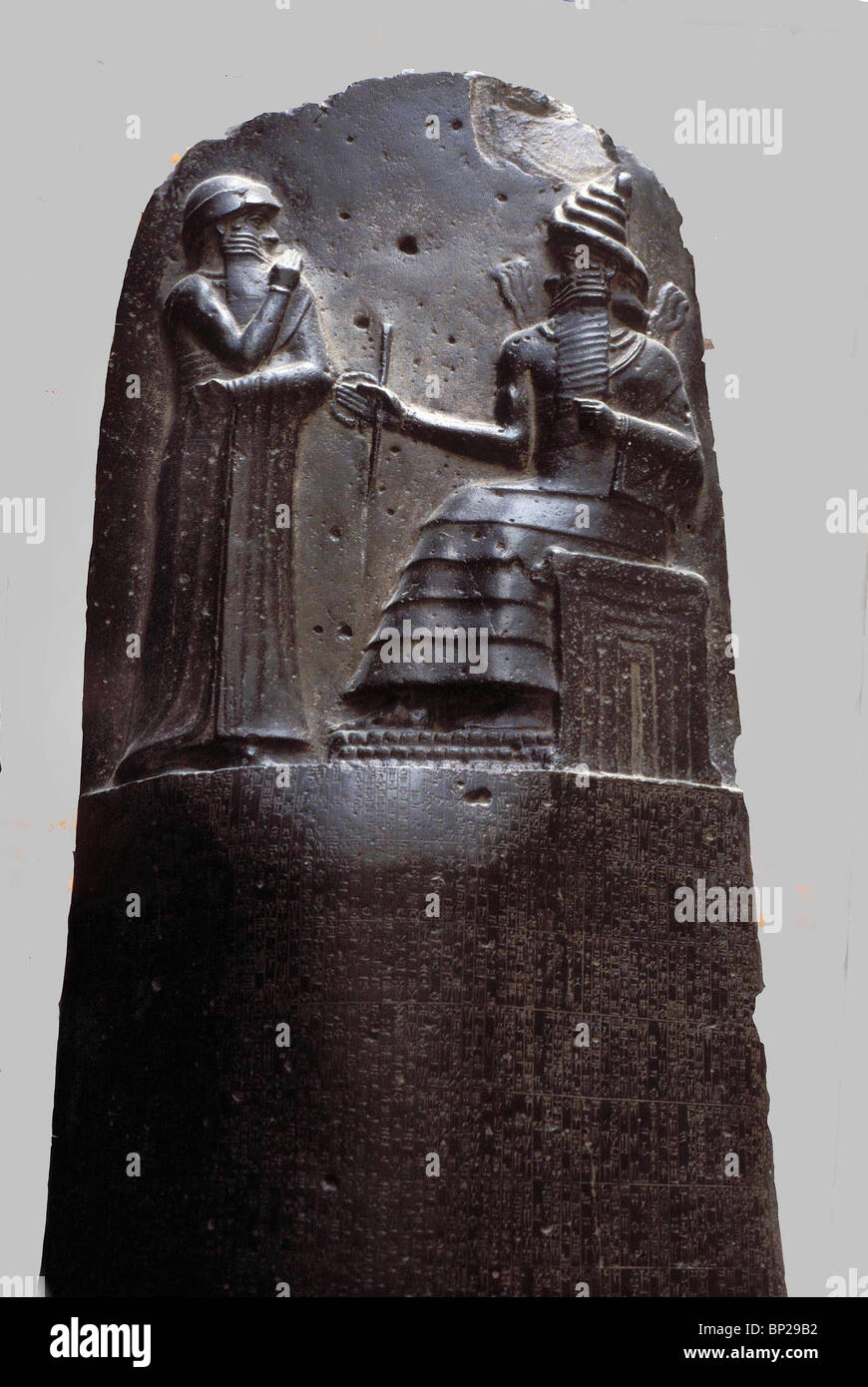 CODE OF HAMMURABI - BABYLON SUSA (IRAN) 1750 B.C. ON THE TOP OF THE BLACK DIORITE STELA IS DEPICTED THE KING STANDING IN FRONT Stock Photo