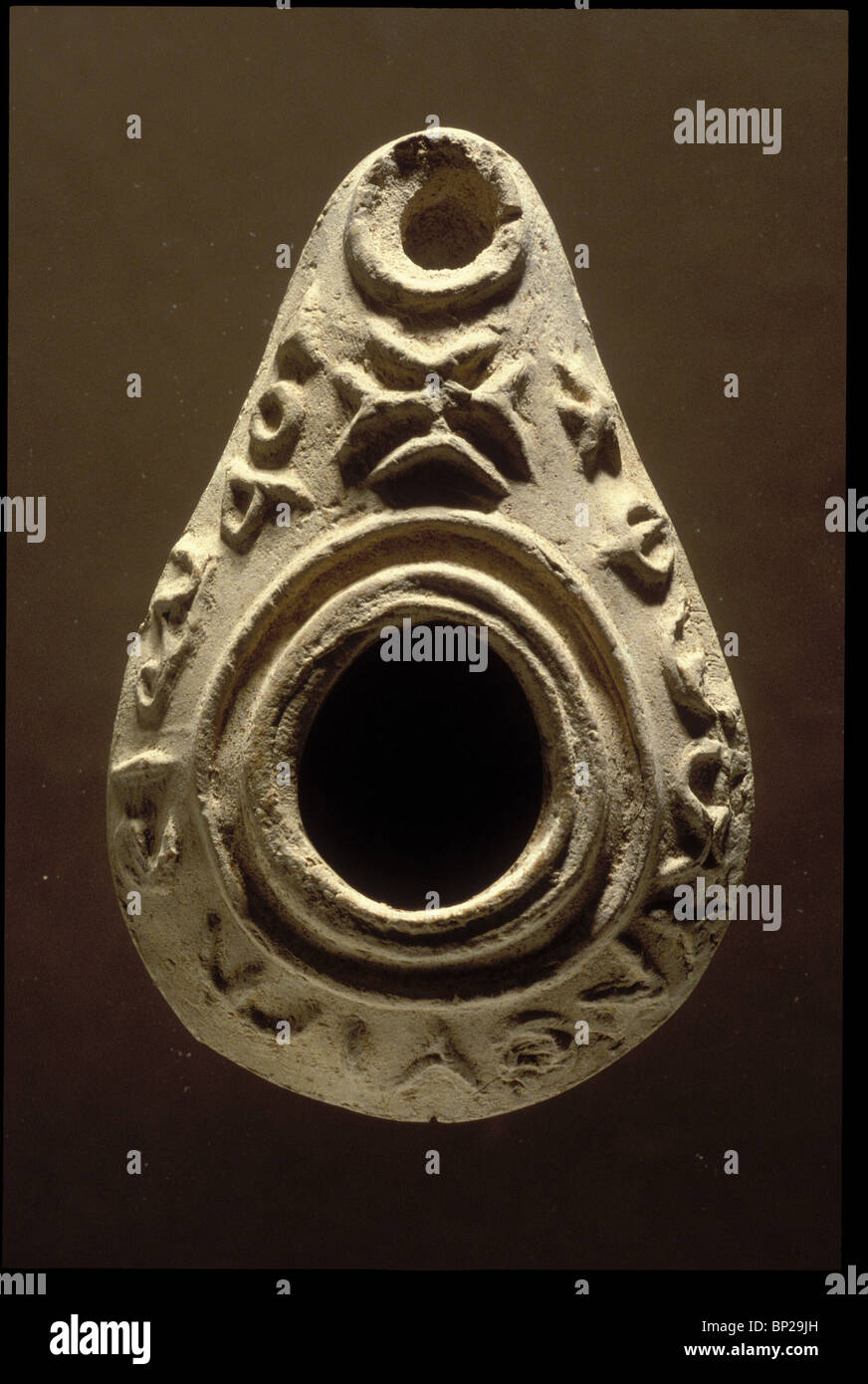BYZANTINE TERRACOTTA OIL LAMPS INSCRIBED WITH CHRISTIAN PRAYERS. THE LAMPS WERE LIT IN THE CHURCH OF THE HOLY SEPULCHRE & Stock Photo