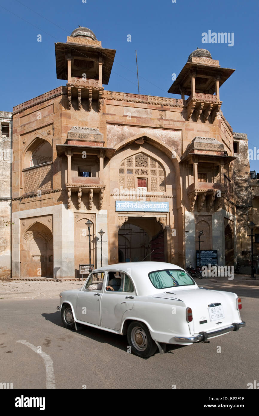 Hindustan Ambassador taxi. Ajmer. Rajasthan. India Stock Photo