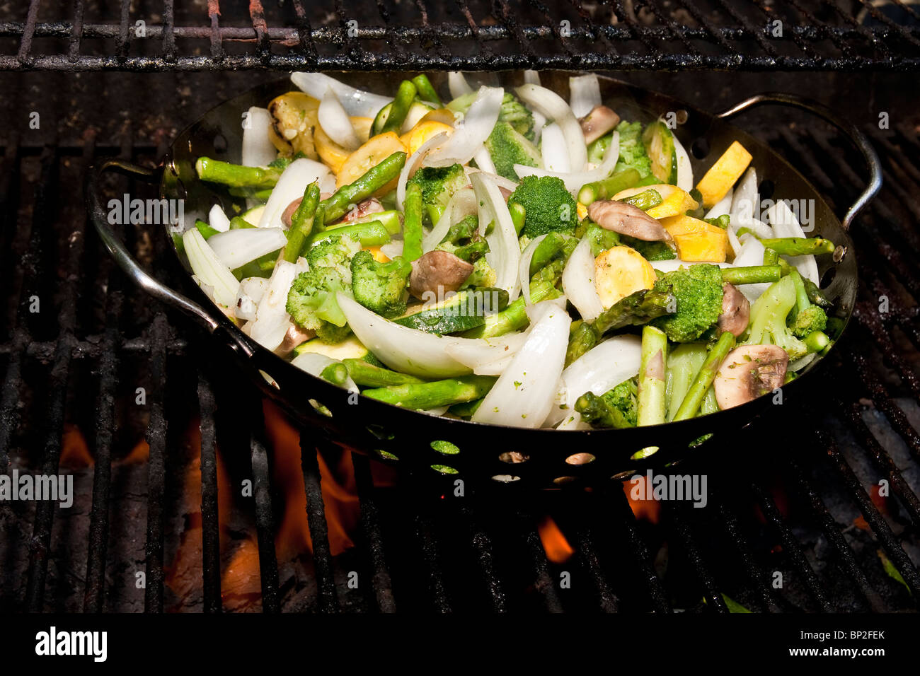 Vegetables over open flame hires stock photography and images Alamy