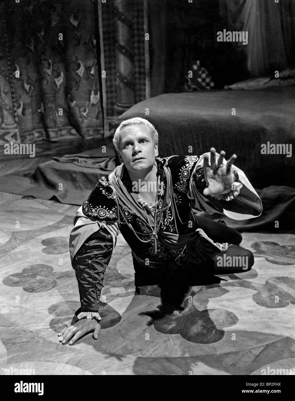 LAURENCE OLIVIER HAMLET (1948) Stock Photo