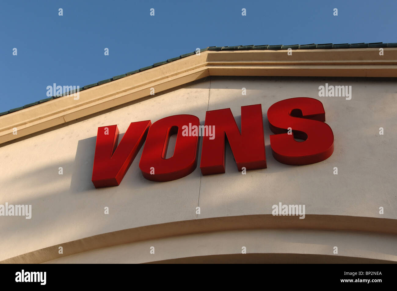 Vons Grocery Store in Orange County, California Stock Photo Alamy
