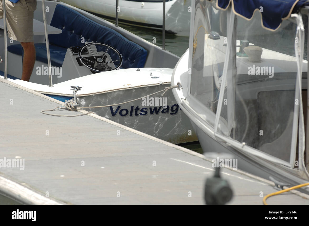 Balboa Island Electric Boats Stock Photo Alamy