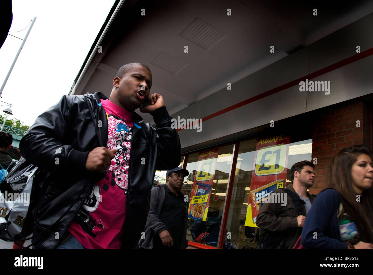 On Phone Rushing People rushing on mobile hi-res stock photography and images - Alamy