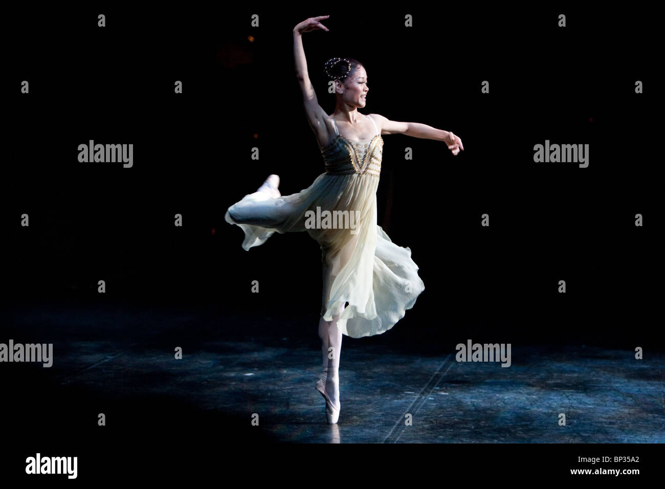 'Romeo and Juliet' performed by the Royal Ballet, with principle dancers Miyako Yoshida and Steven McRae. Stock Photo