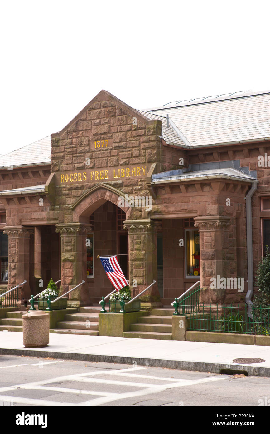 Street scenes of downtown Bristol. Rogers Free Library Stock Photo Alamy