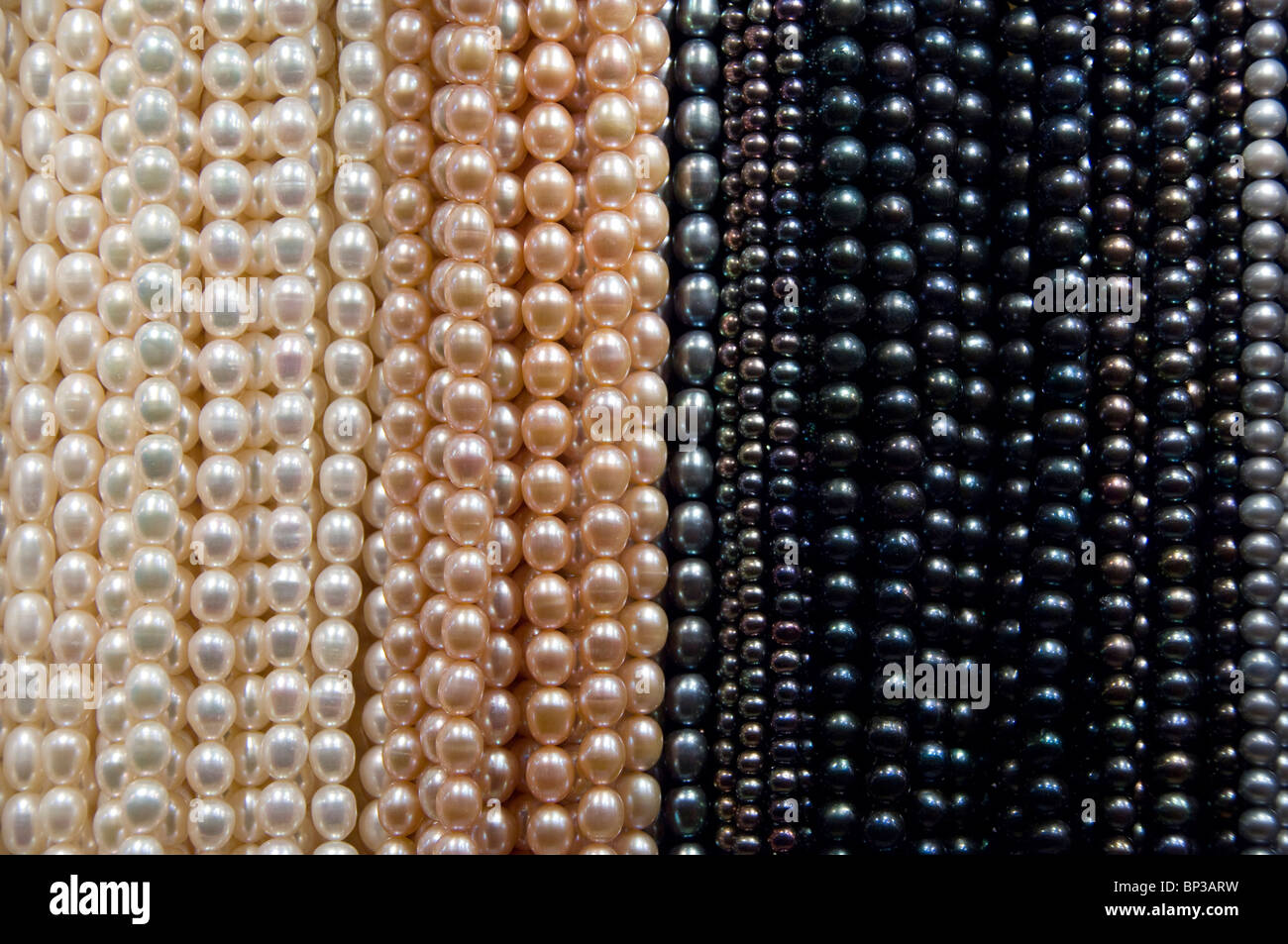 Chinese freshwater pearls hires stock photography and images Alamy