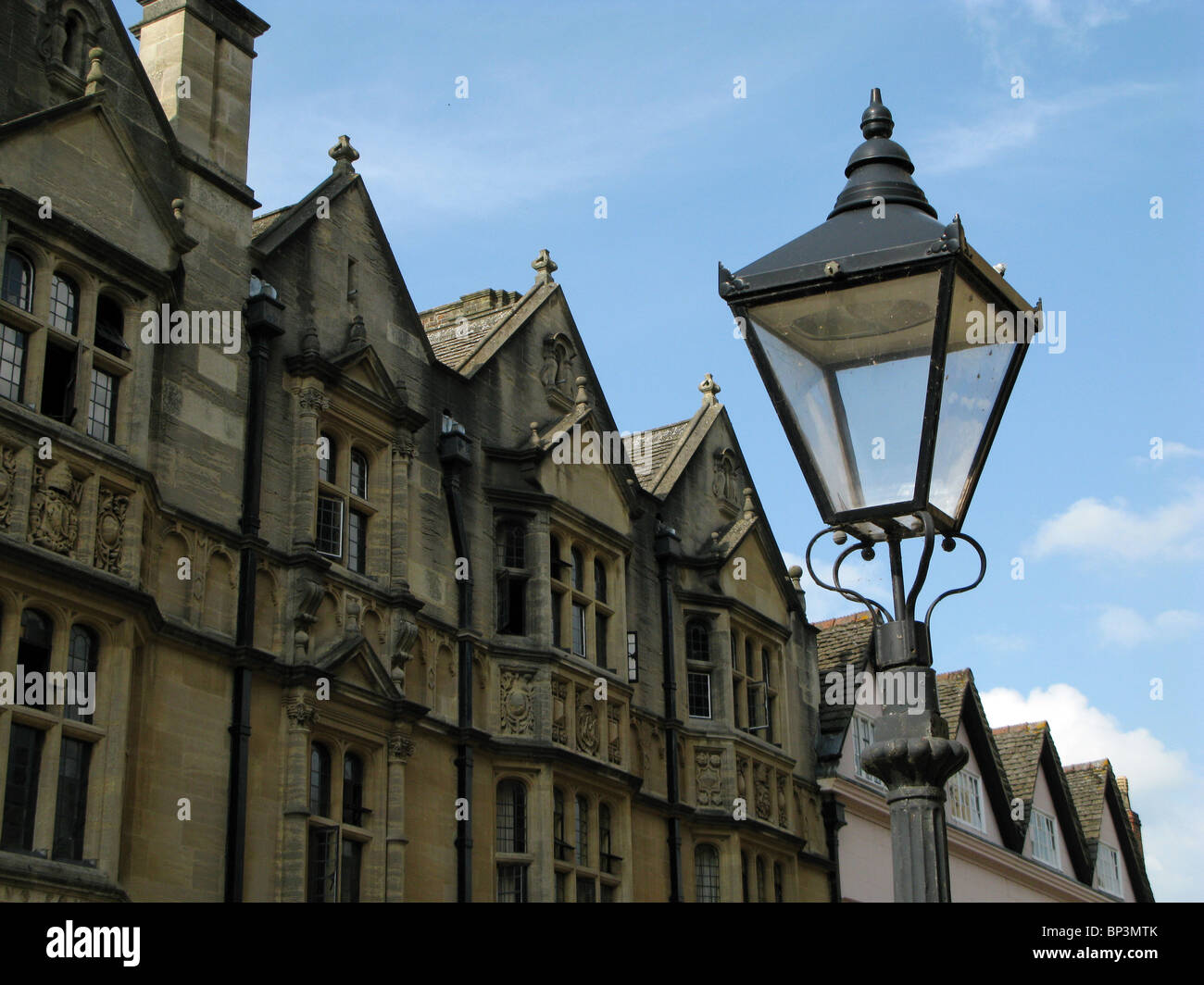 Lampe de bureau OXFORD DOUBLE, Laiton Satiné Lampe de bureau OXFORD DOUBLE, Laiton Satiné