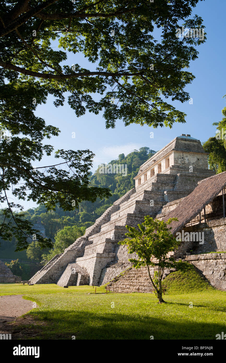 Side view of the Temple of the Inscriptions (tomb of king Pakal) in Palenque Archeological Site, Chiapas, Mexico Stock Photo