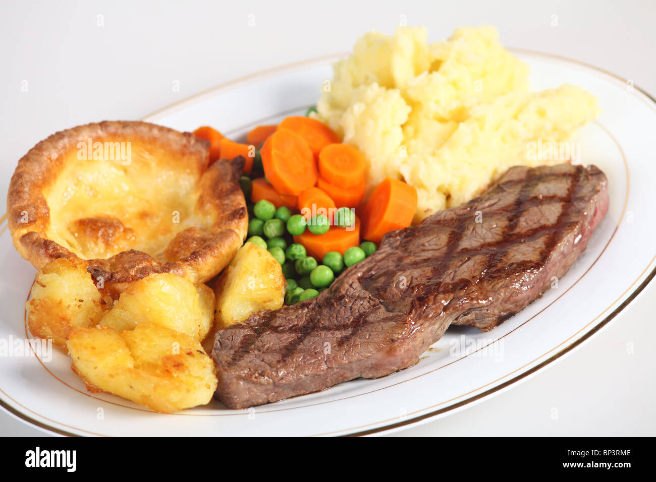 a-traditional-pub-grub-style-british-meal-of-rump-steak-mixed-veg