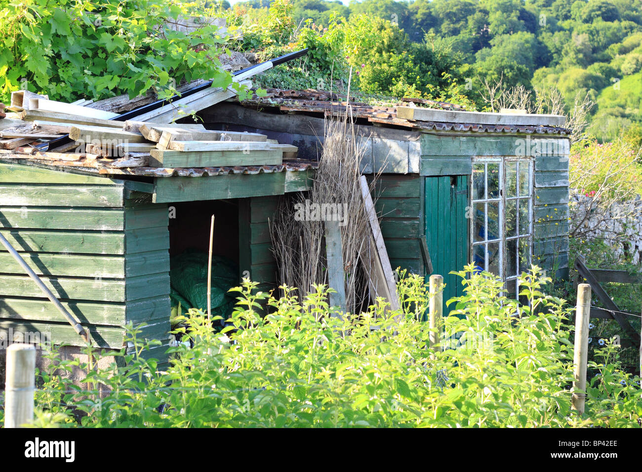 Two garden sheds hi-res stock photography and images - Alamy