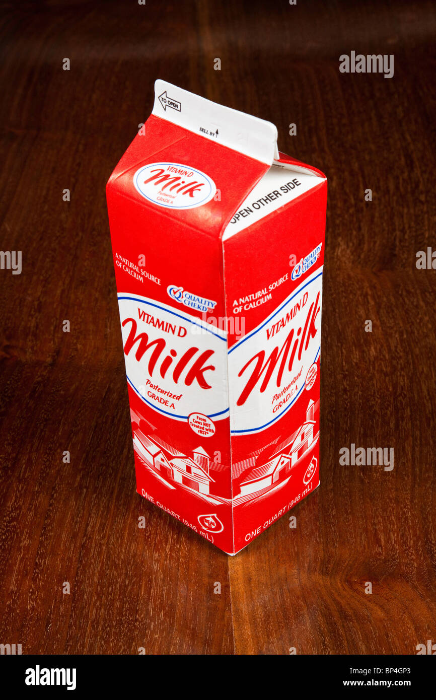 https://c8.alamy.com/comp/BP4GP3/a-quart-of-milk-BP4GP3.jpg