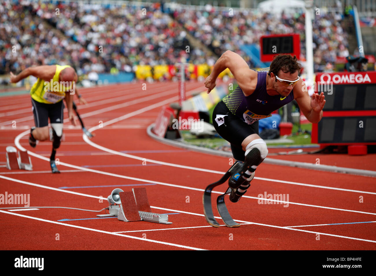 Oscar PISTORIUS breaking the 400m world record at Aviva London Grand