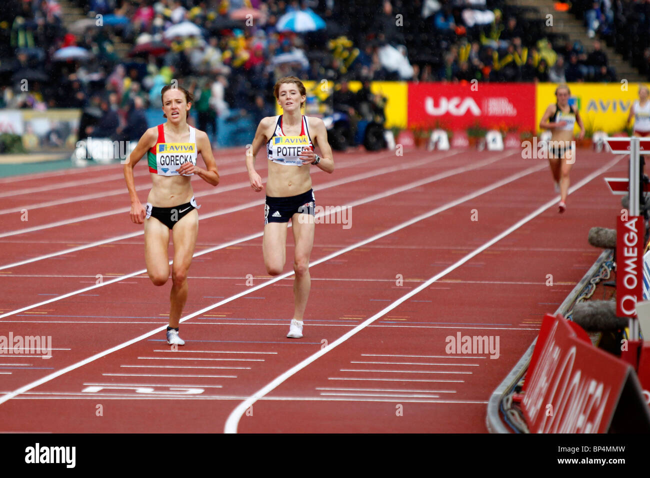 Emelia GORECKA & Beth POTTER 3000m Under 20 women's race at Aviva