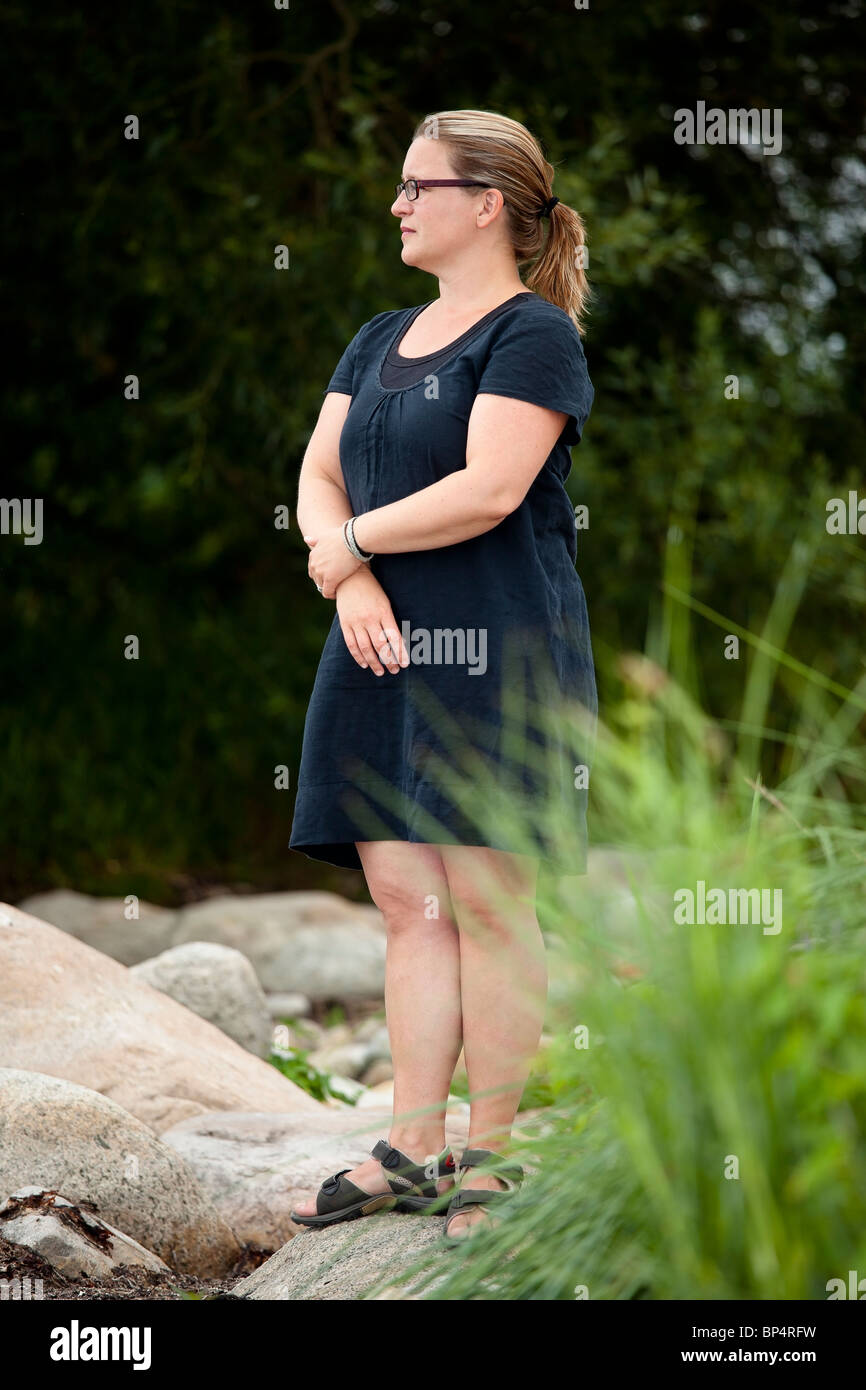 Single lonely mature woman hi-res stock photography and images - Alamy