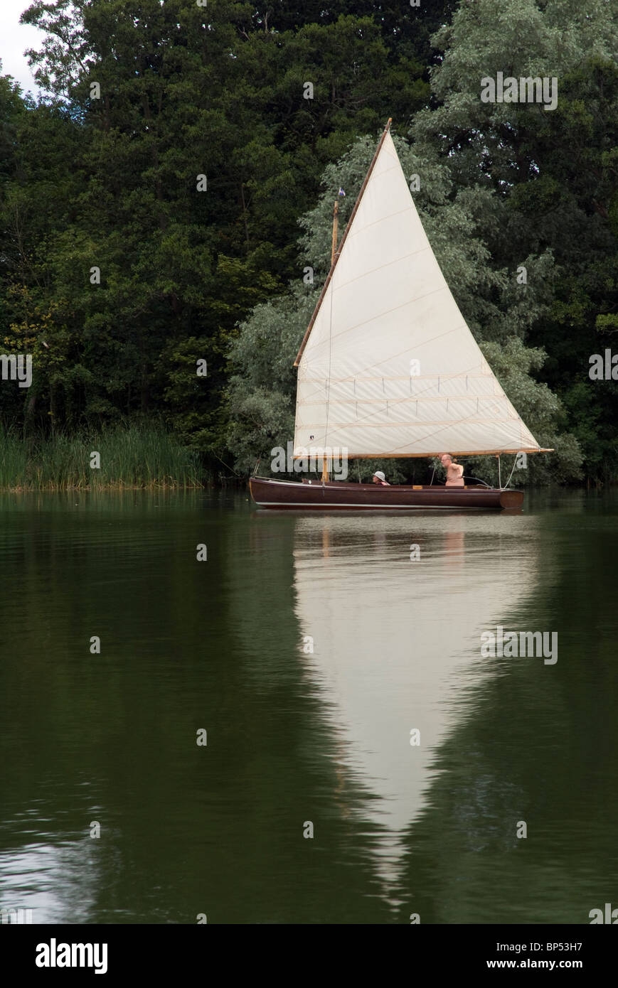 Lug sail hi-res stock photography and images - Alamy