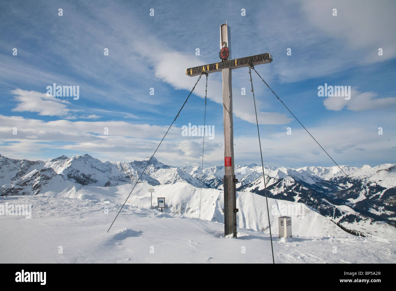 SUMMIT CROSS, FELLHORN MOUNTAIN, NEAR OBERSTDORF,  ALLGAEU REGION, BAVARIA, GERMANY Stock Photo