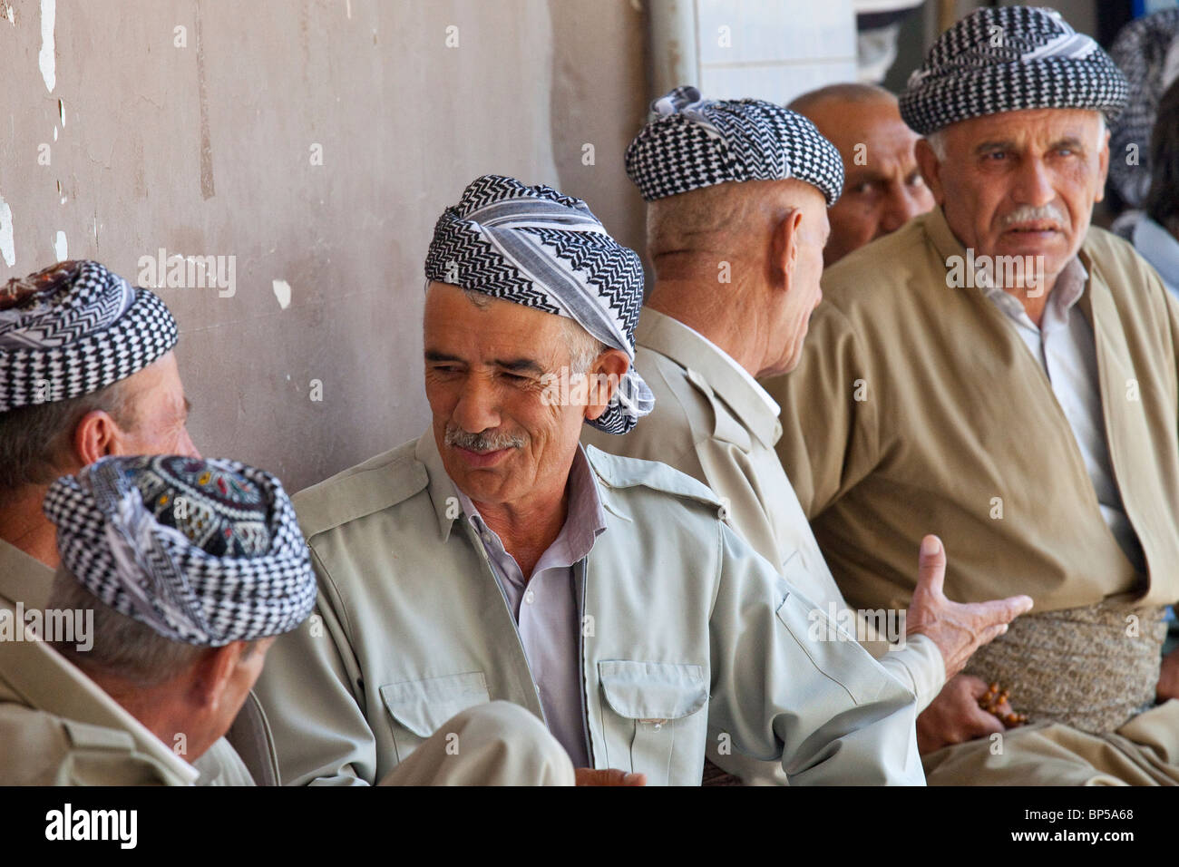 Kurish Iraqi men at a teahouse in Dohuk, Iraq Stock Photo