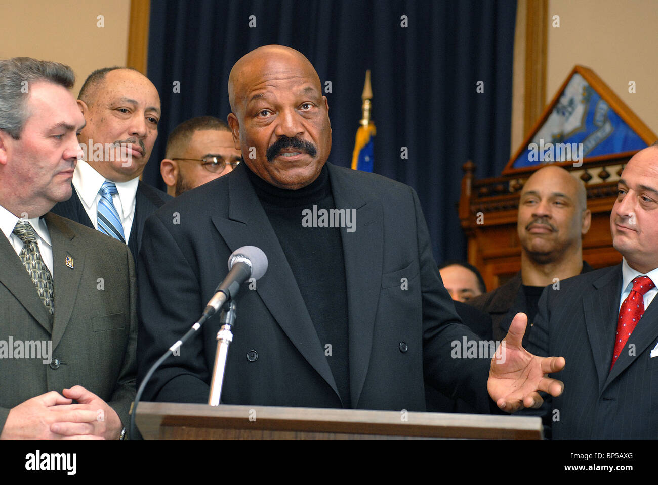Football legend Jim Brown speaks during an event for his charity Amer-I-Can, which helps troubled youths. Hartford, CT USA Stock Photo