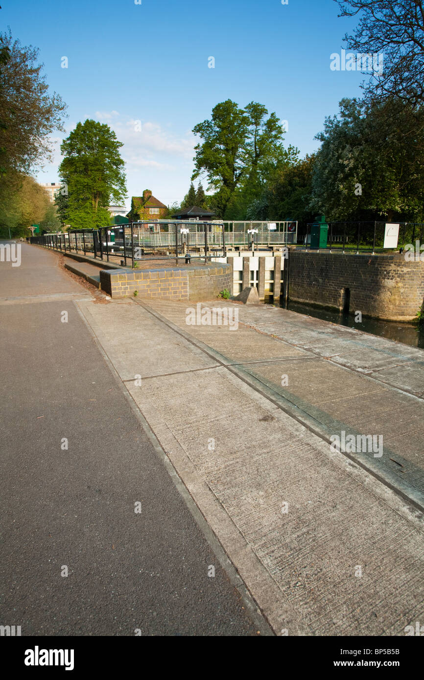 Reading Lock on the River Thames at King's Meadow, Berkshire, Uk Stock Photo