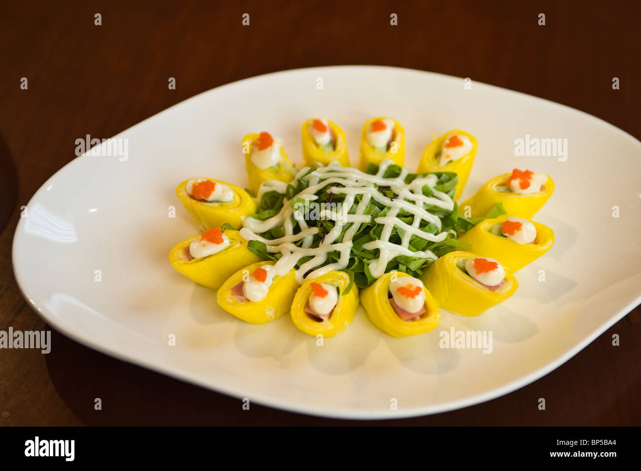 China, Shanghai. Local cuisine in the Chenghuang Miao district around the Shanghai City God Temple. Stock Photo