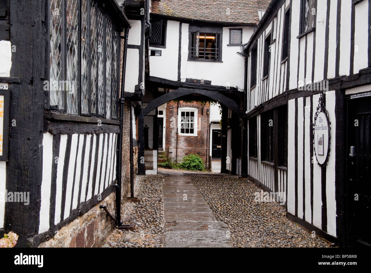 Yard of an old coaching inn in Rye Sussex with half-timbered houses Stock Photo