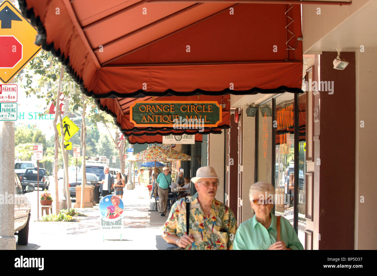 Orange circle antique mall hi-res stock photography and images - Alamy