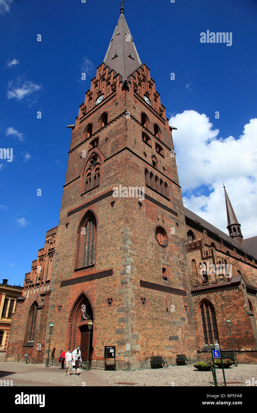 Fil:St Peter Malmo Sweden Svenska: S:t Petri kyrka i Malm. Du fr gra det p ett lmpligt stt, men inte p ett stt som freslr att licensgivaren Fil:St Peter Malmo Sweden satisfaction-survey.net Wikipedia