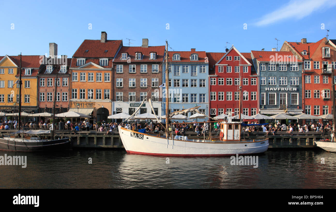 Denmark, Copenhagen, Nyhavn canalside leisure area, Stock Photo