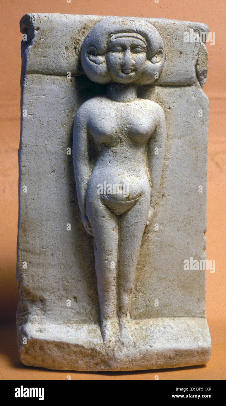 3398 - FEMALE DEITY (POSSIBLY AN ASHERAH) ON A BED SHAPED OBJECT, C.12TH. C. B.C. DER EL-BALAH EXCAVATIONS NEAR GAZA Stock Photo